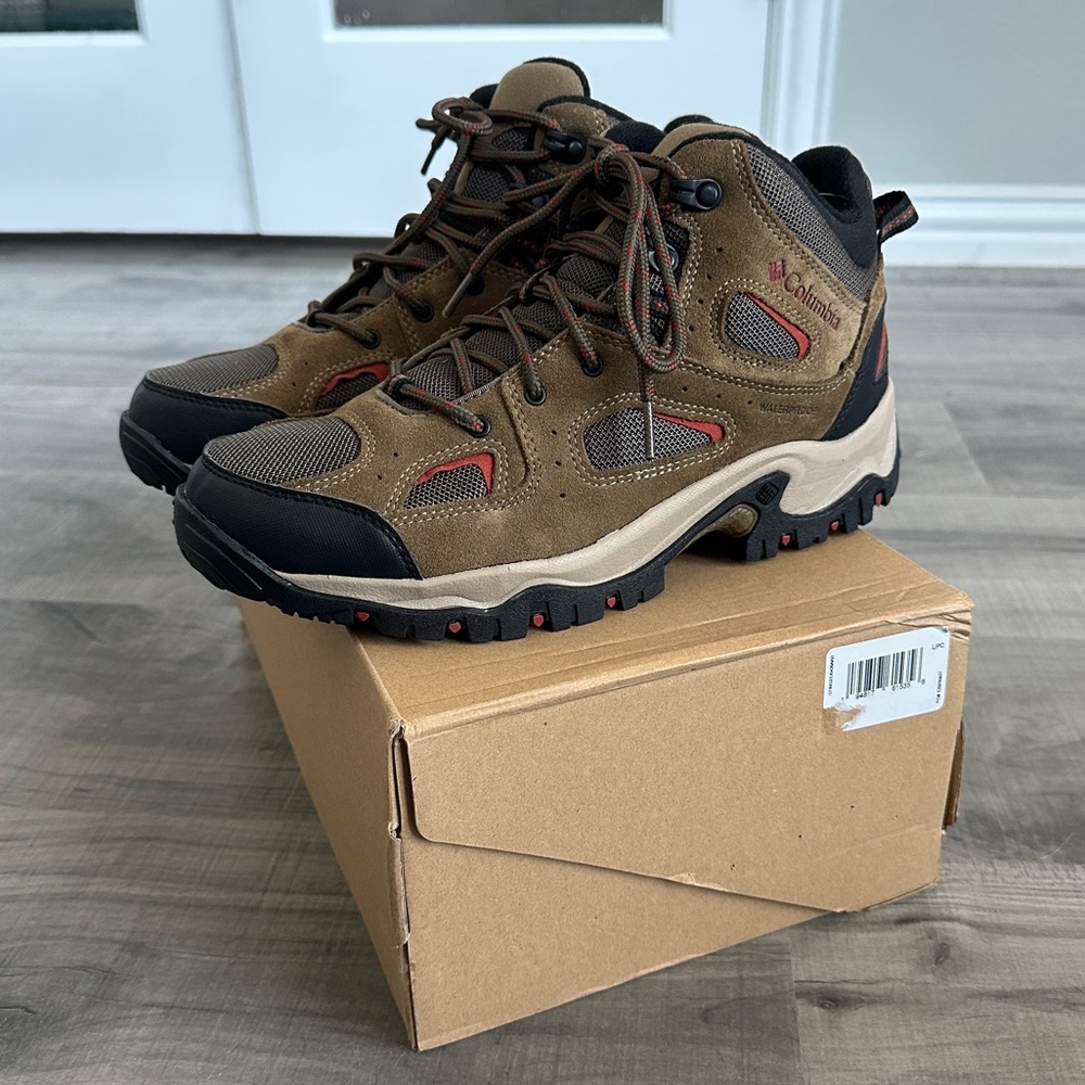 (BRAND NEW) Columbia Men's Brown Waterproof Hiking Boots